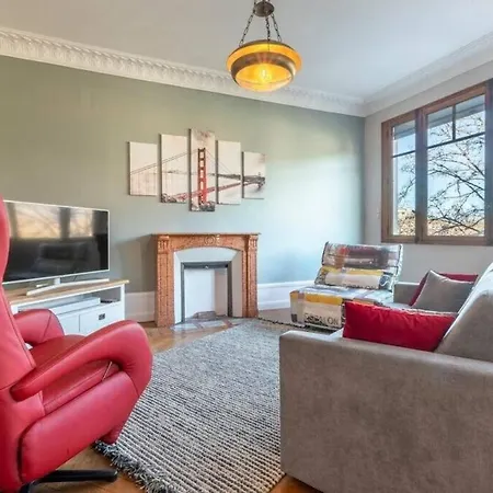 The Red Heart Of - Beautiful For 4 People