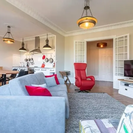 The Red Heart Of - Beautiful For 4 People Annecy